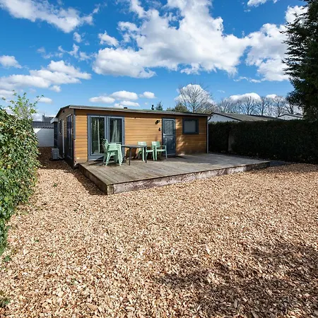 20, Nestled In The Woods, Big And Garden! 度假居