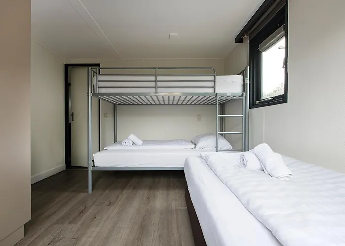 20, Nestled In The Woods, Big And Garden!