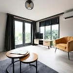 度假居 20, Nestled In The Woods, Big And Garden! *