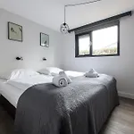 度假居 20, Nestled In The Woods, Big And Garden! *