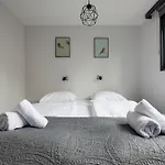 度假居 20, Nestled In The Woods, Big And Garden!