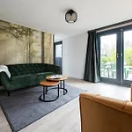 度假居 20, Nestled In The Woods, Big And Garden!